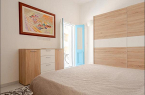 Room 2 min walk from Mdina Townhouse
